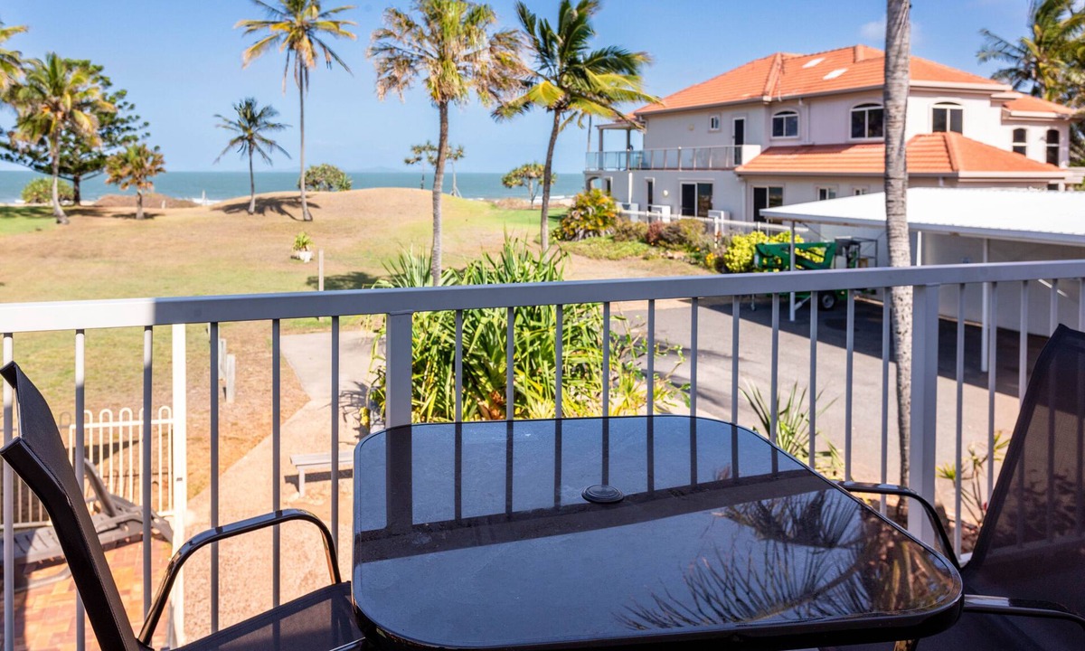 Yeppoon Apartment | Driftwood on the Beach - Sea View Unit 10