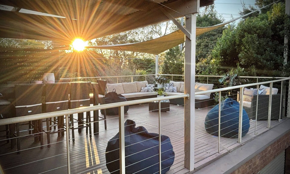 Dromana House | DROMANA NIRVANA - 4 bedroom, 2 outdoor entertaining decks plus huge fire pit.