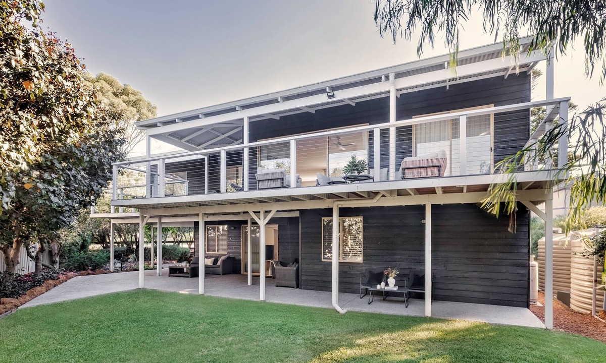 Eagle Bay House | Eagle Bay Summerhaus - 100m from beach
