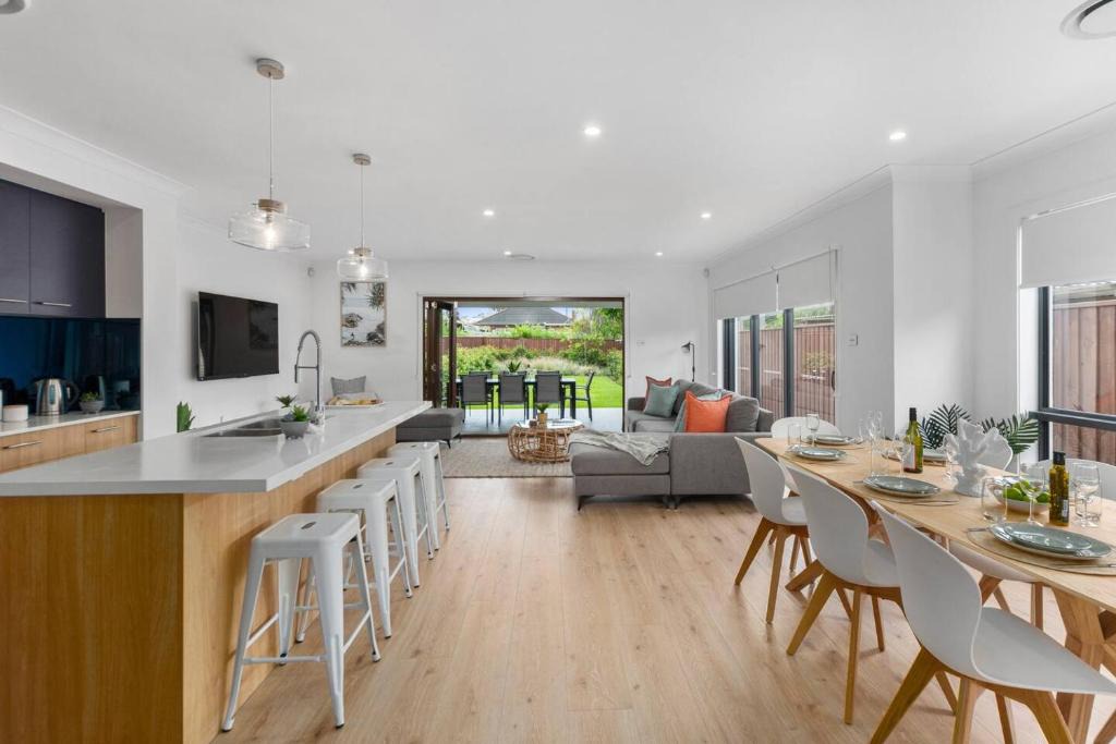 East Corrimal House | East Corrimal Escape - Beautiful Beachside Living