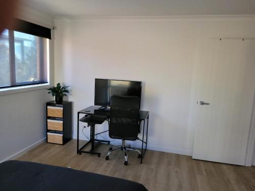 Rokeby House | Easy homestay, room in private home, for solo traveller