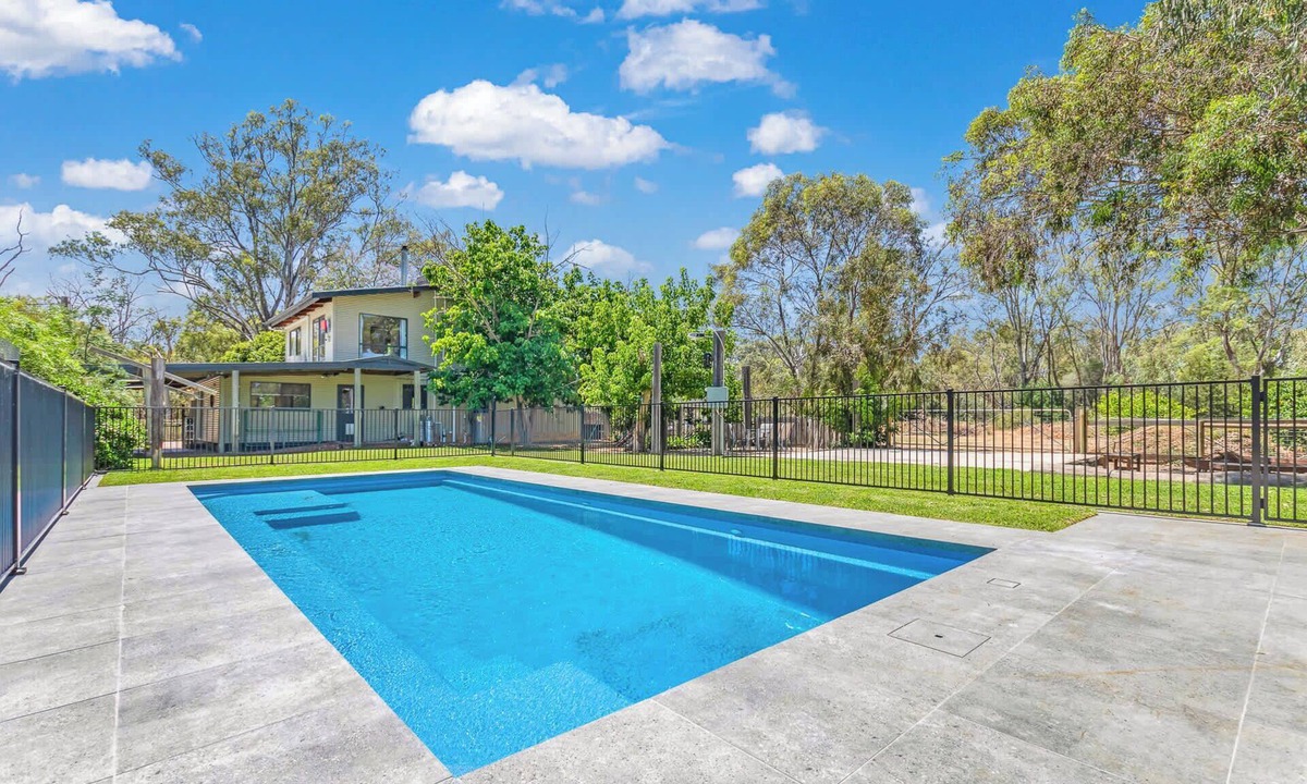 Echuca House | Echuca 265 - Echuca Holiday Homes