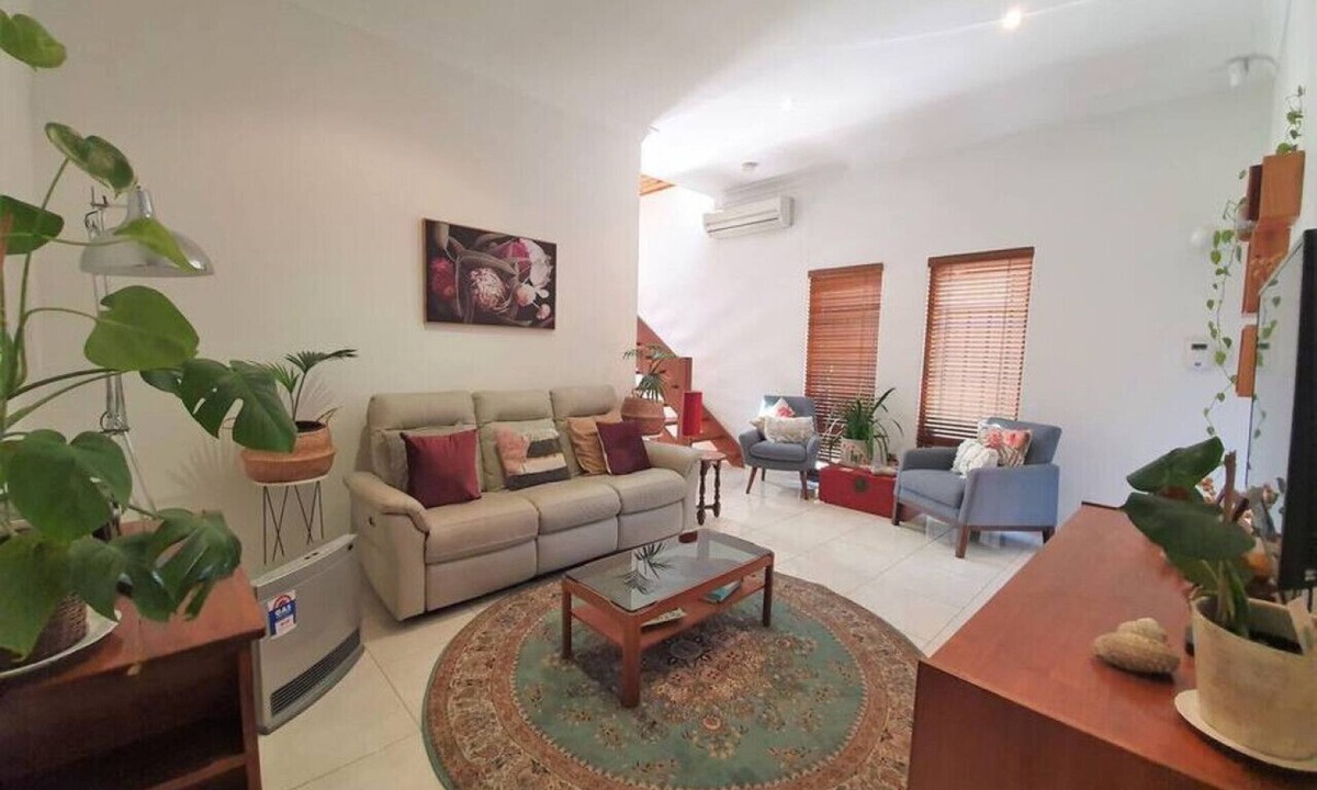 Wayville House | Eden - A Charming Leafy Escape near Dining & CBD