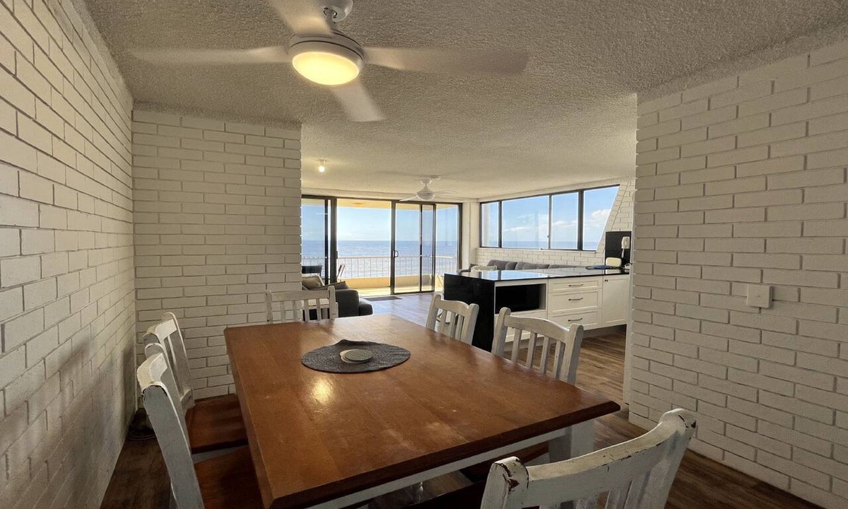 Caloundra Apartment | Edgecliffe 3 Kings Beach Unit With Ocean Views