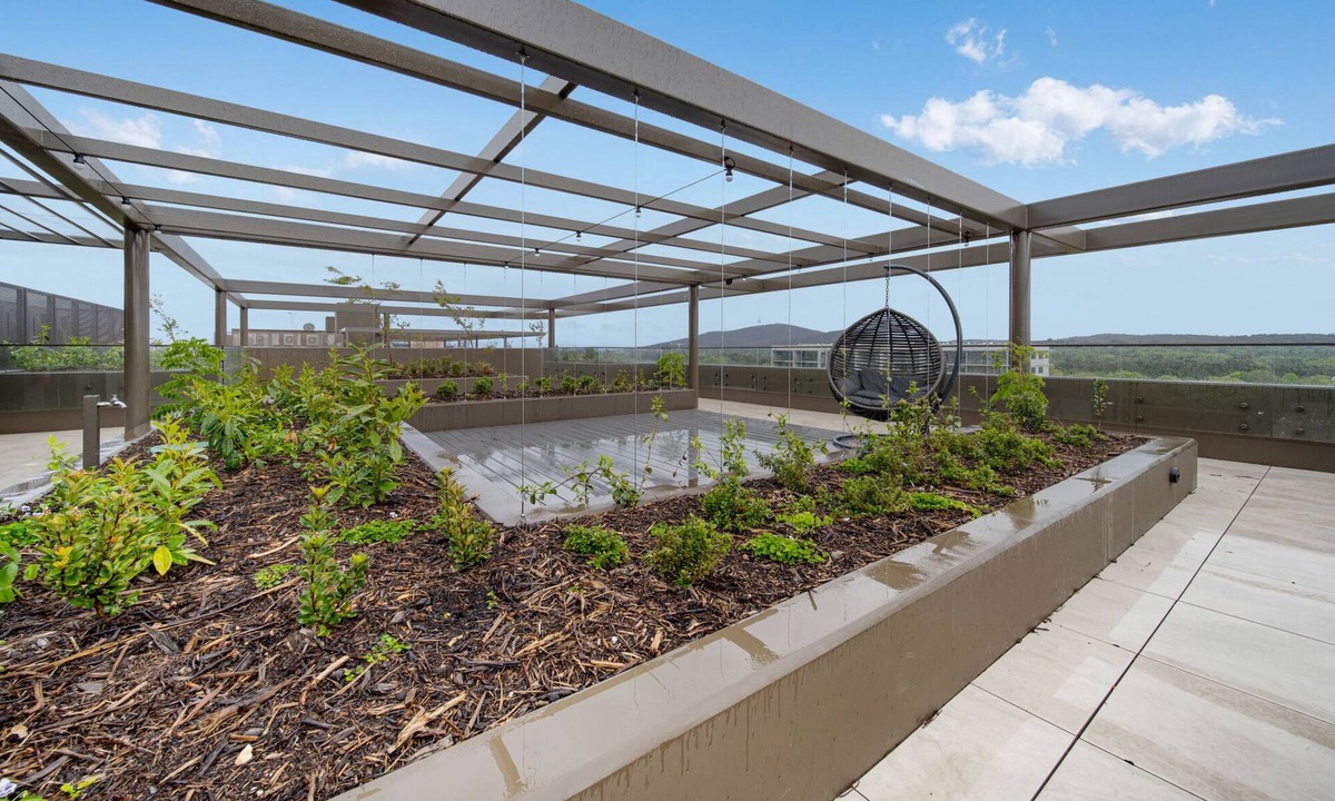 Dickson Apartment | Elegant 2-Bed by Lyneham Wetlands near the CBD