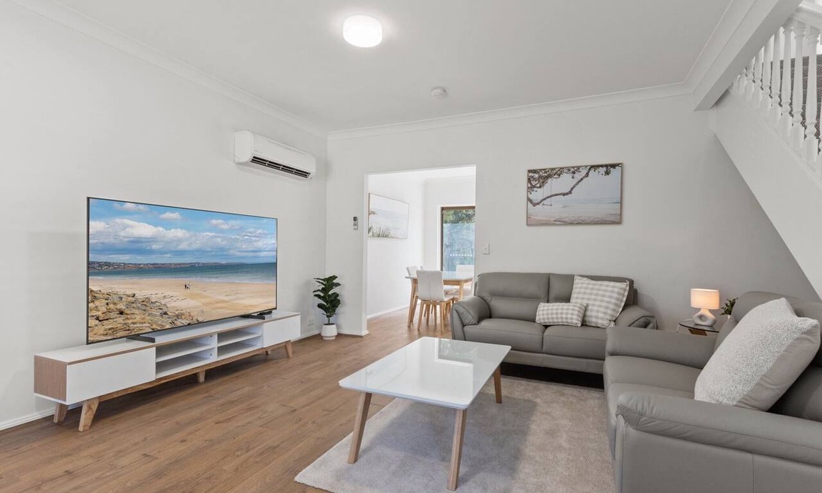 Glenelg South Apartment | Elegant 3-Bed Home from Sunny Glenelg Beach