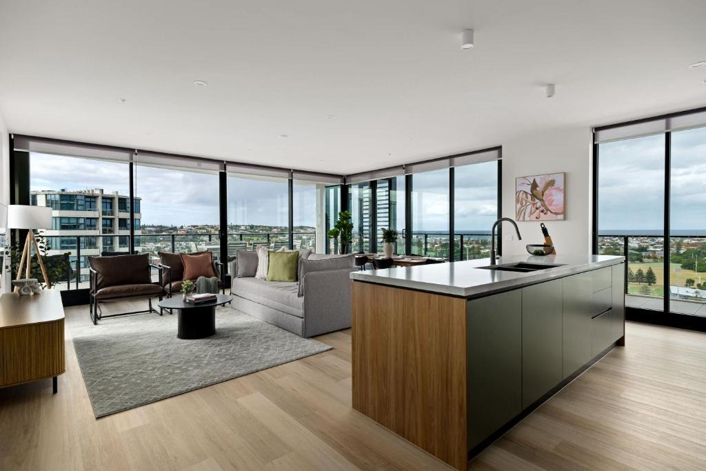 Newcastle West Apartment | Elevated 3BR Stay - Views Amenities Parking