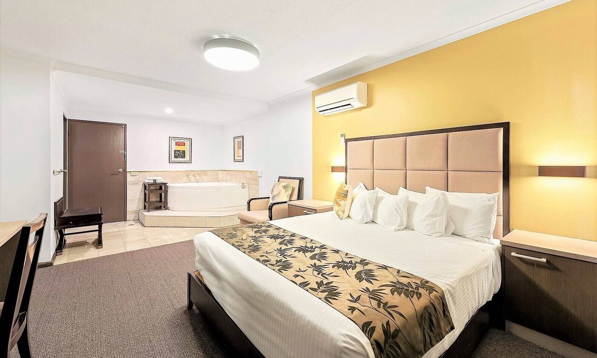 Eltham Hotel | Eltham Gateway Hotel