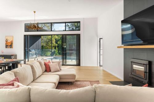 Mothar Mountain House | Endeavour Grey - Mothar Mt Horse & Guest Stay