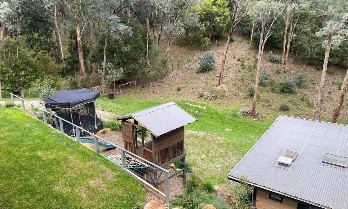 Warrandyte House | Escape to Nature in Our Warm & Welcoming Family Home