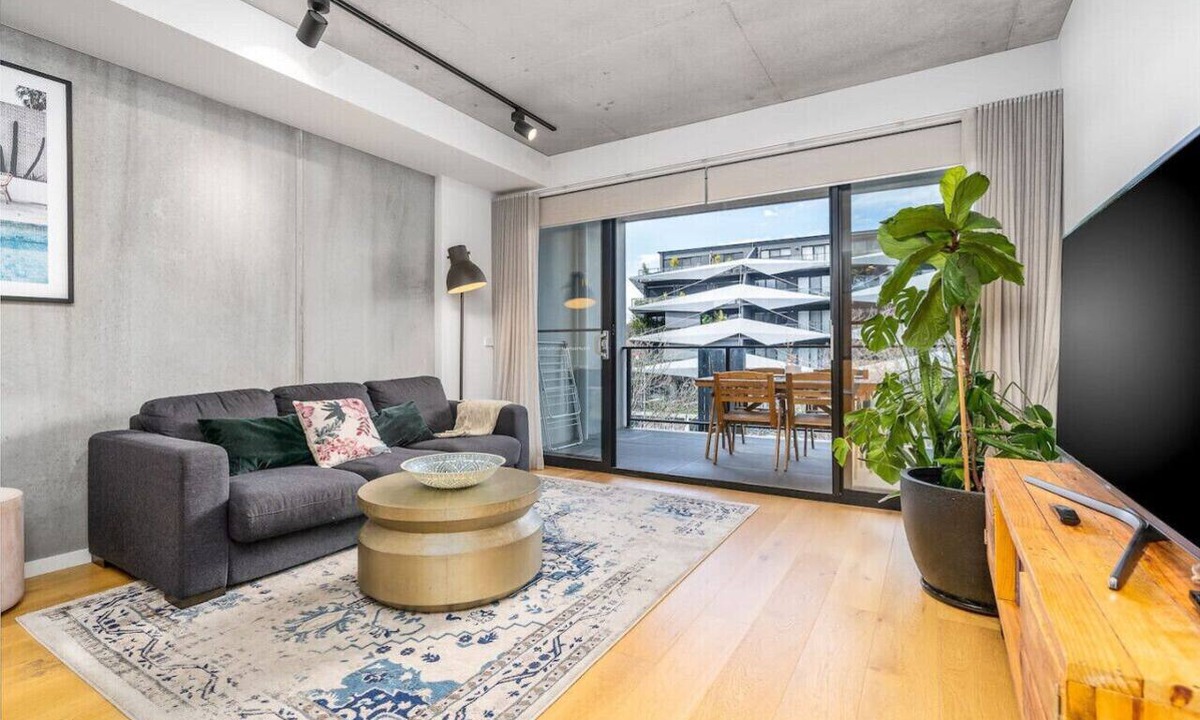 Braddon Apartment | Exclusive Braddon 2BR APT near Civic