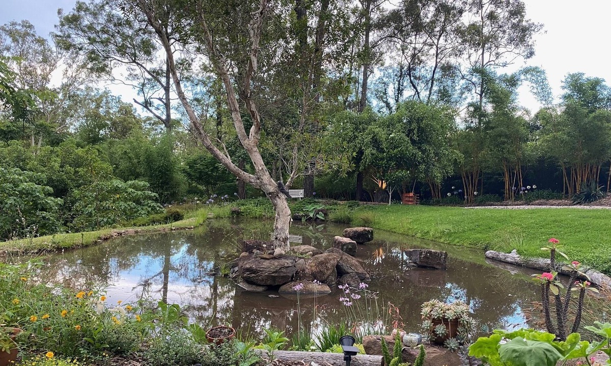 Gilston Cottage | Fairytale Cottage - 20 minutes drive to Broadbeach