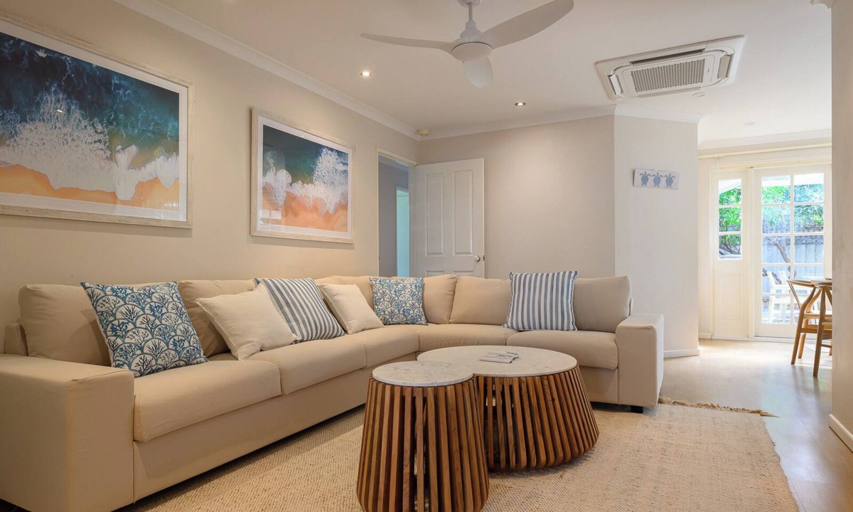 Scarborough House | Family-Friendly Escape 5 Mins to Scarborough Beach