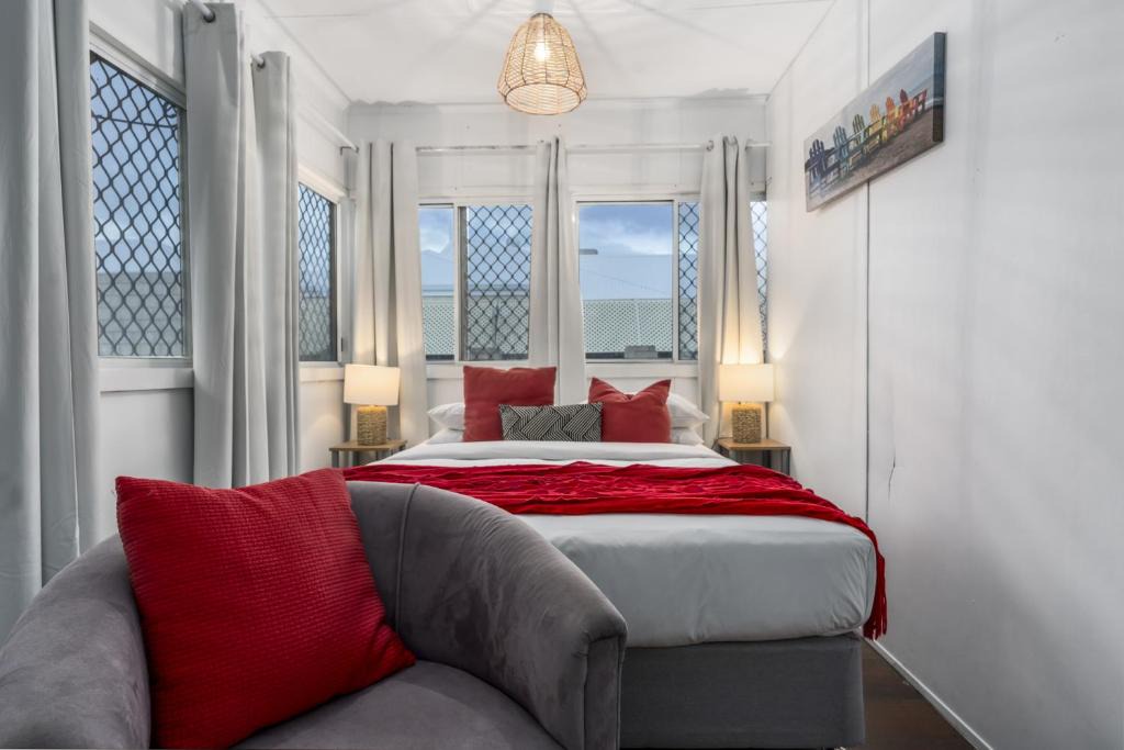 Rockingham House | Family Fun Your beach and fishing delight