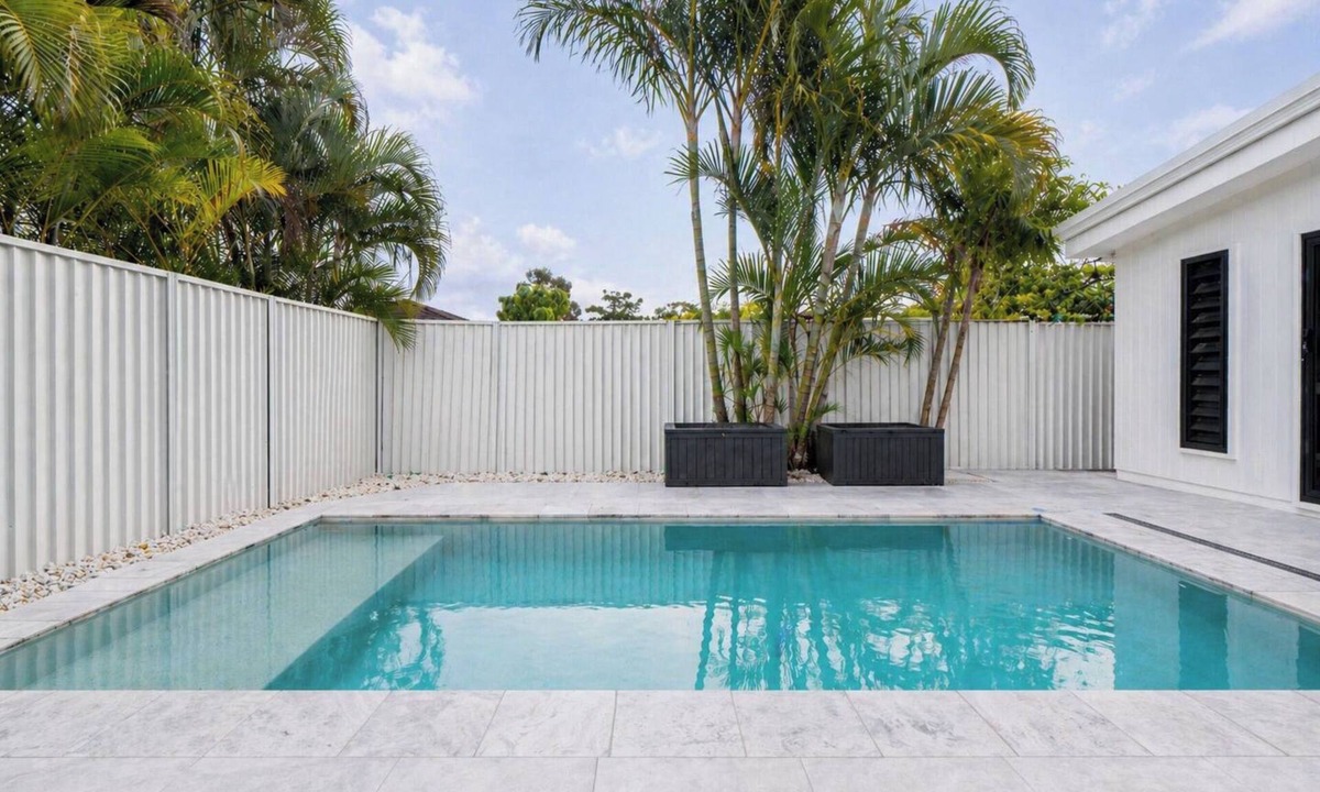 Southport House | Family Oasis, Poolside Living - 4BR House in Southport