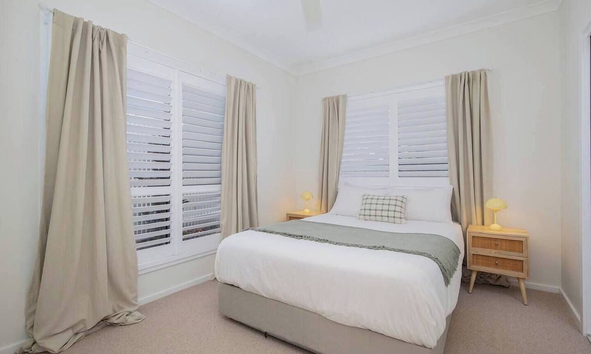 Adamstown House | Fernleigh Escape Close to Cafs Trails and Beaches