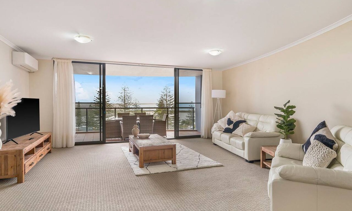 Port Macquarie Apartment | Flightdeck 504 - Stunning 3- bedroom holiday unit