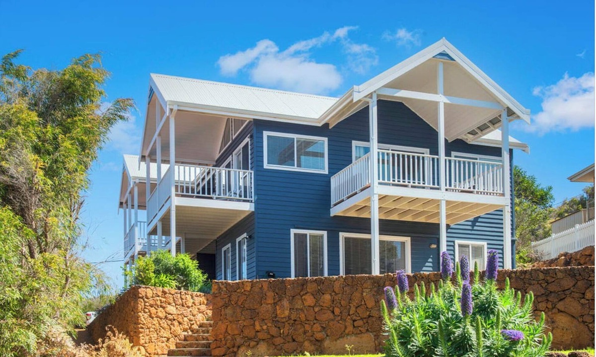 Augusta House | Flinders View Beach House (2Bed 2Bath) - Flinders View Beach House - Executive Holiday Home