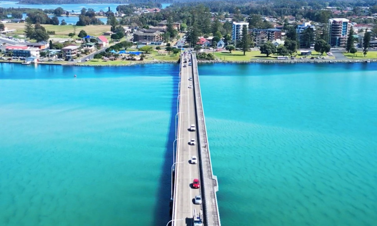 Tuncurry Villa | Forster Tuncurry - Just a walk away for 'Sandy toes, sun-kissed nose!'