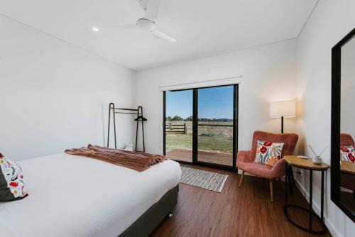 Erudgere House | Frantoio Cottage - Serene Horizons, Stylish Comforts