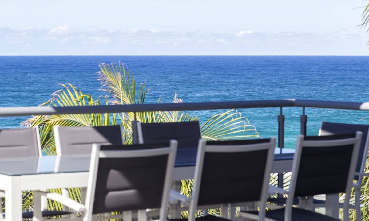 Mollymook Beach House | FREE NIGHT - Pay for 2 stay for 3