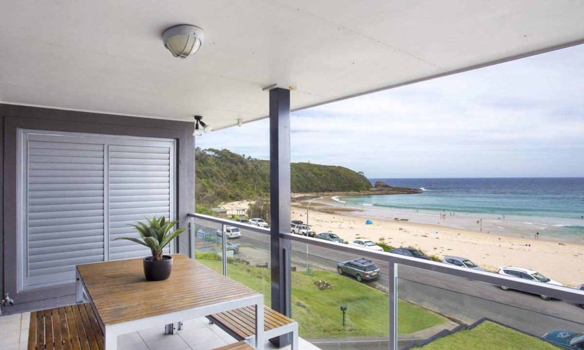 Mollymook Beach House | FREE NIGHT. Pay for 2 stay for 3