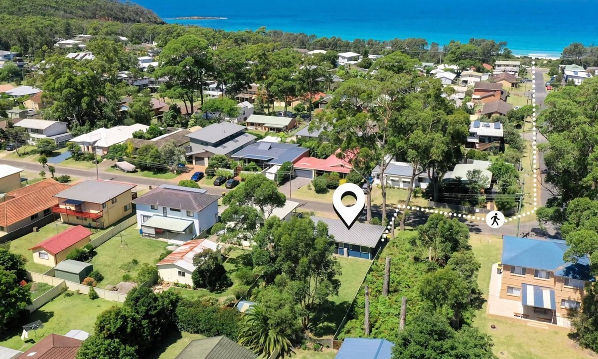 Narrawallee House | Free night! Pay for 2 stay for 3 at Beach Bangalow in Narrawallee