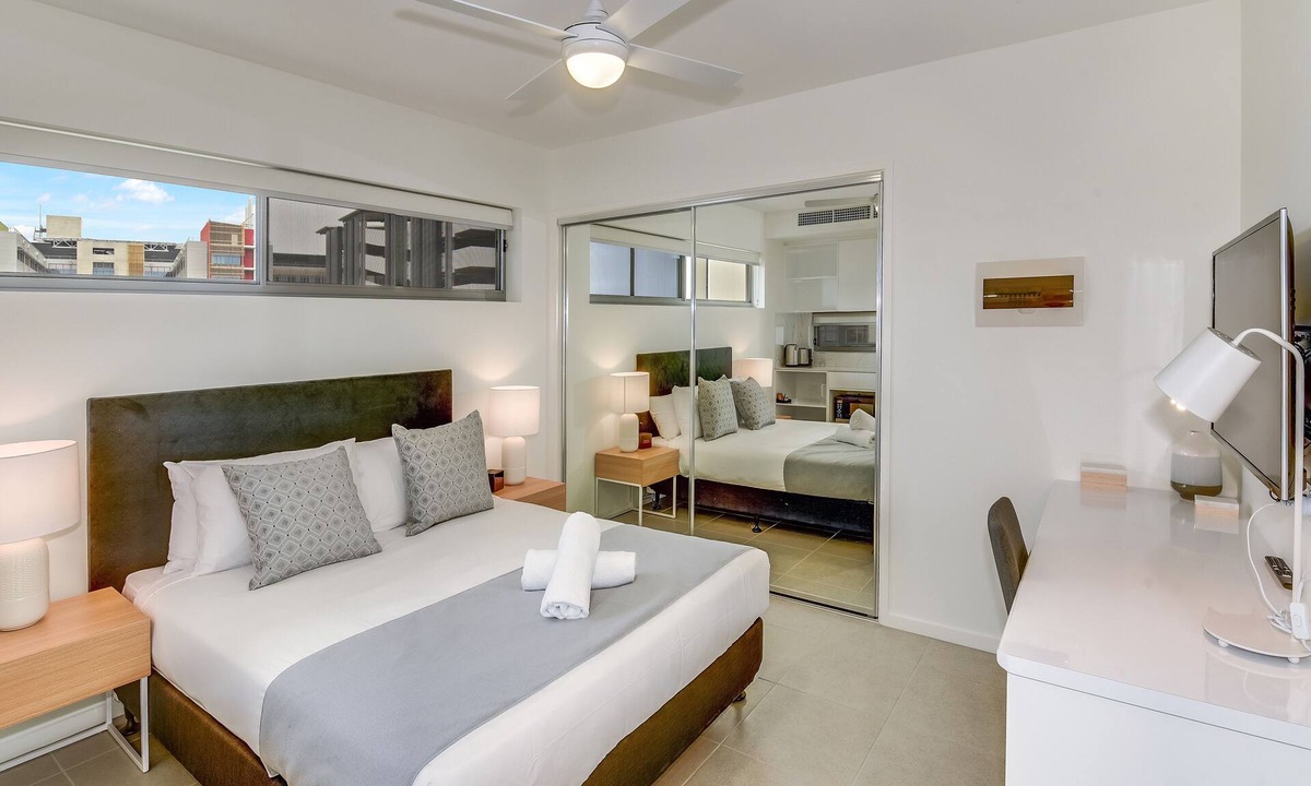 Birtinya Apartment | Fully Furnished - Studio
