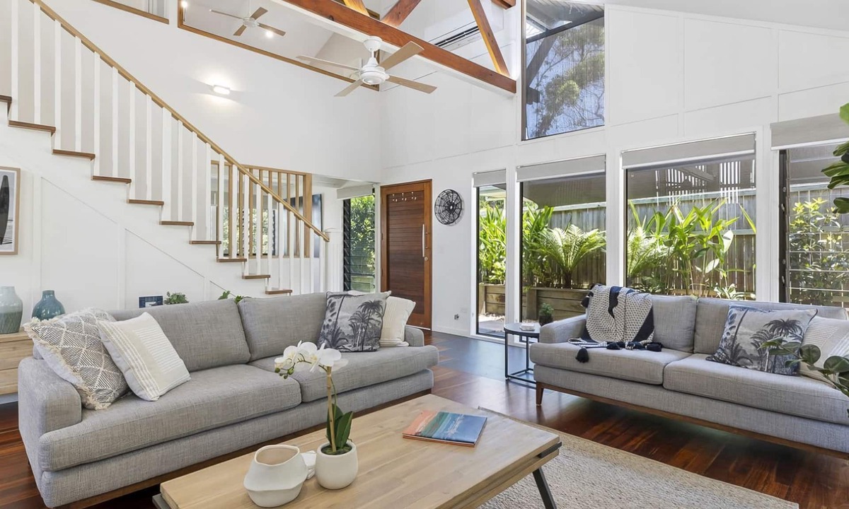 Sunshine Beach House | Fun in Ferris - Everything you need! Pool Sleeps Upto 6