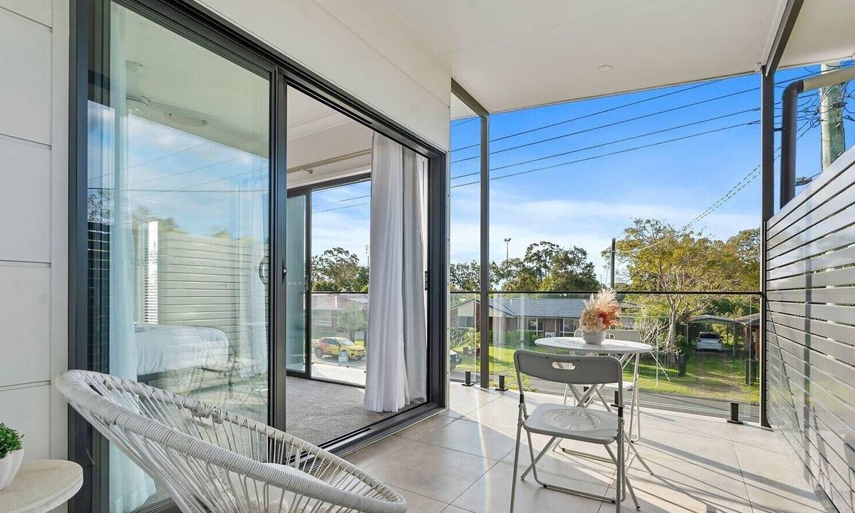 Morayfield House | Gemstone - Central Location