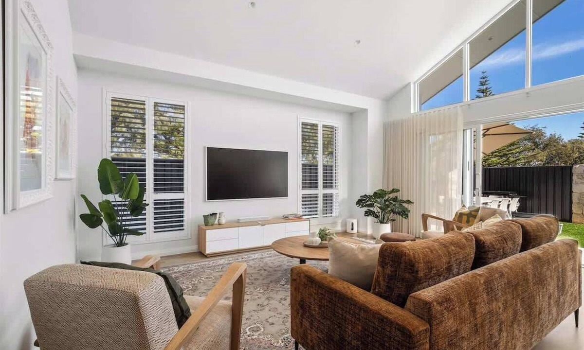 Geographe House | Genoa House—Coastal Elegance at the Marina's Edge