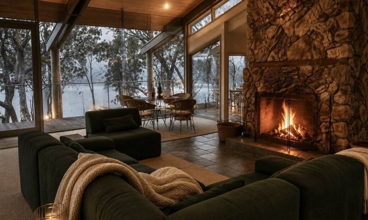 Taylor Bay House | Glasshouse Lake Eildon Architectural Retreat