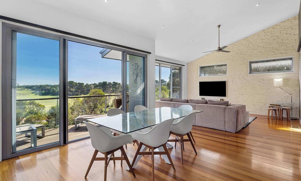 Fingal House | Golf Course Retreat - 5 Min to Hot Springs & Beach