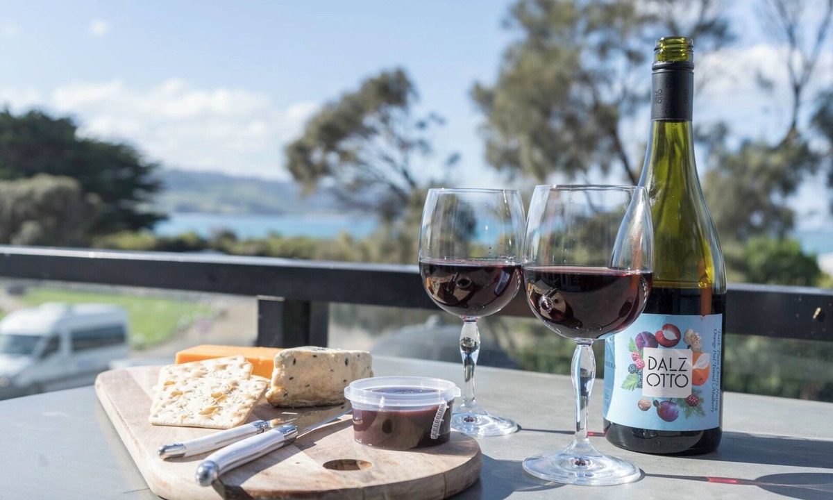 Apollo Bay Apartment | Good Times - Luxury beachfront home in the heart of town