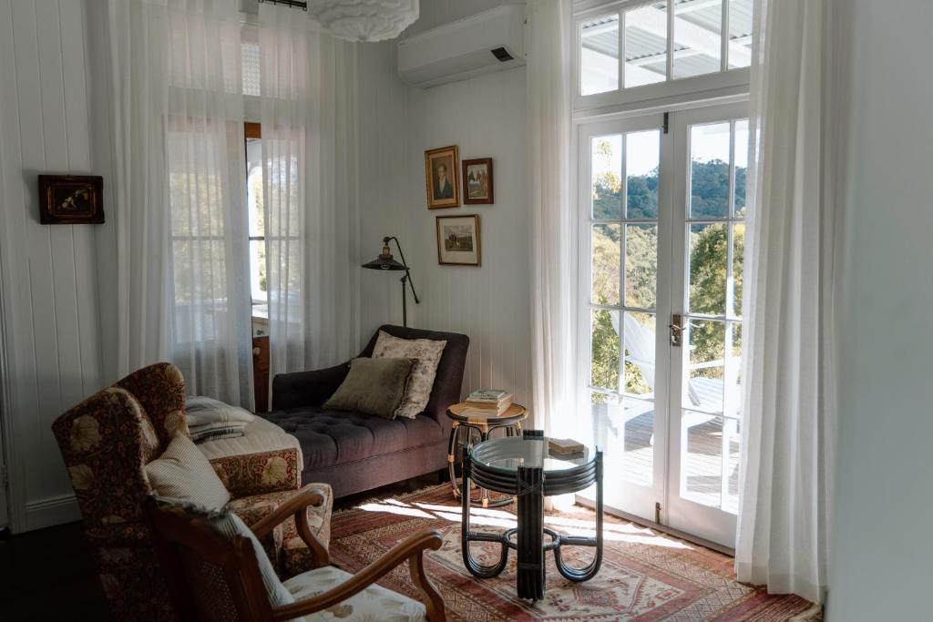 Mapleton House | Gracie Cottage Romantic Secluded Hinterland Escape for 2