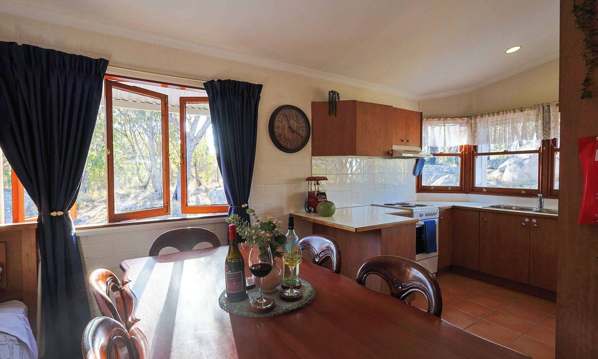 Eukey Apartment | Granite Garden Apartment - 2 Bedroom