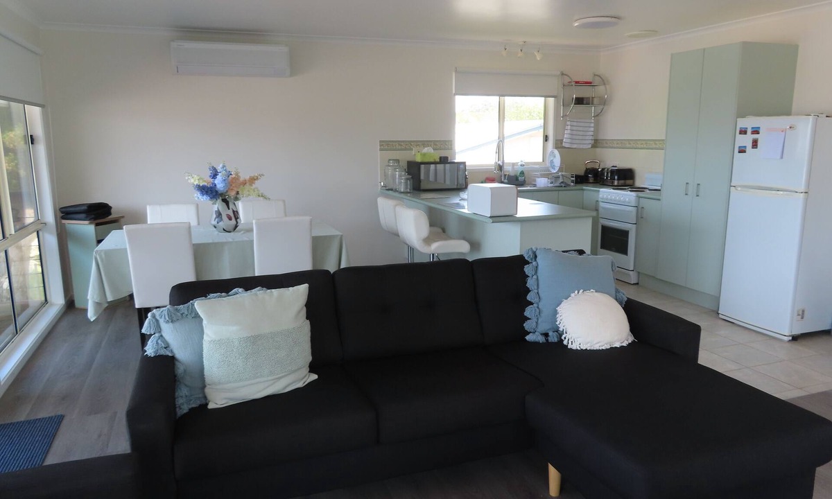 Paradise Beach House | Green Dream @ Paradise Beach
