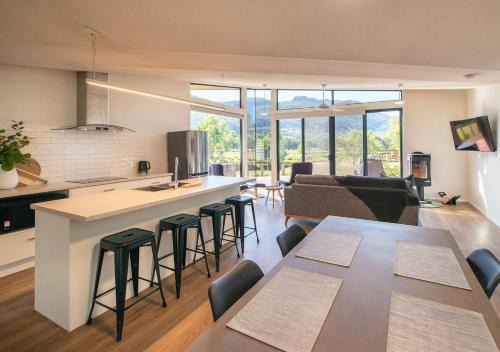 Halls Gap Villa | Gumleaf Villa Hosted by Halls Gap Accommodation