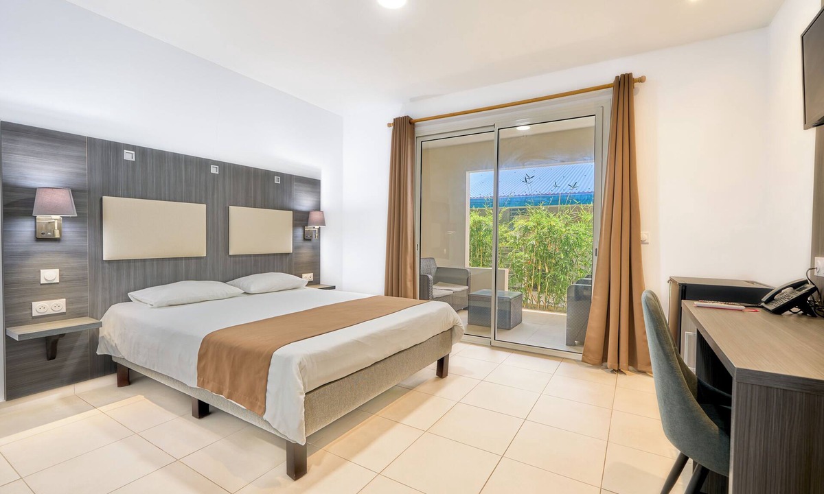 Les Hattes Hotel | Hôtel Domaine du Lac Bleu