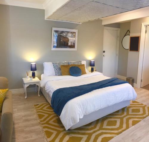 Rye House | Hamptons In Rye Studio - 3 Mins from Famous Hot Springs!