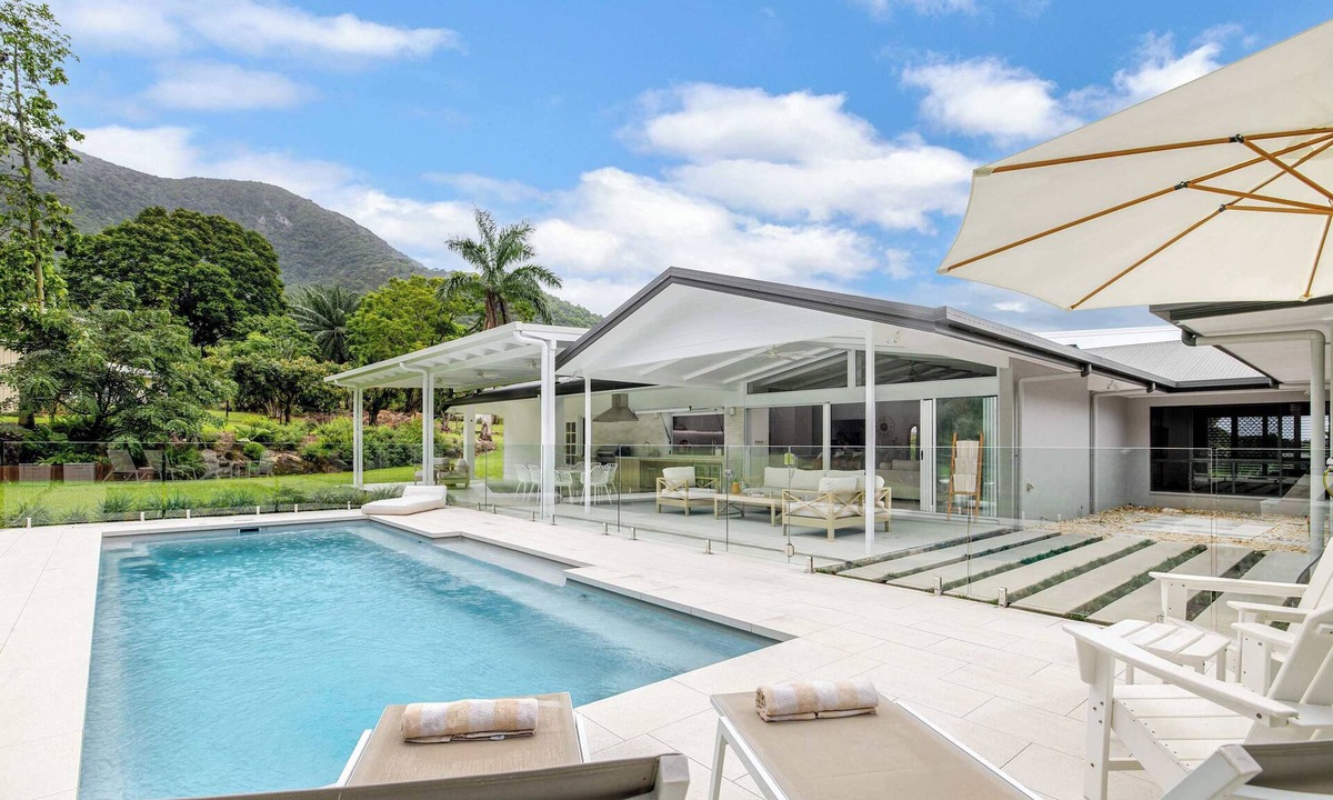 Redlynch House | Harvey House—Resort-Style Sanctuary in the Tropics