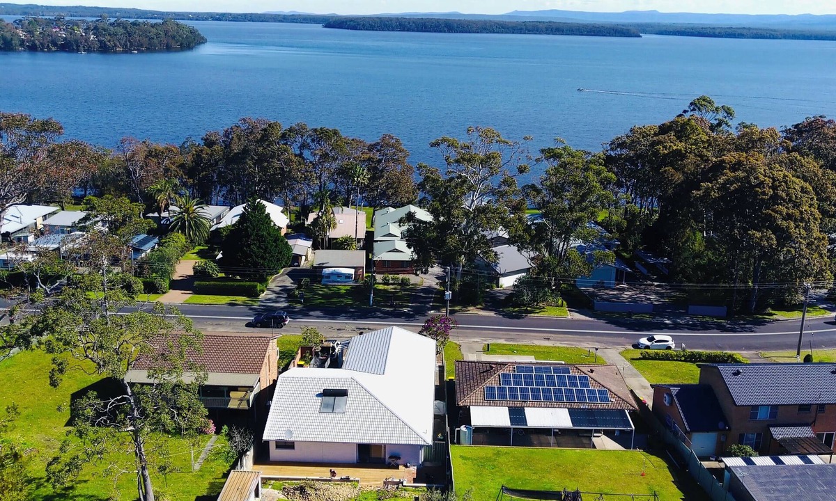Sanctuary Point House | Haven is 80m from the water - modern spacious, pet friendly & ideally located.