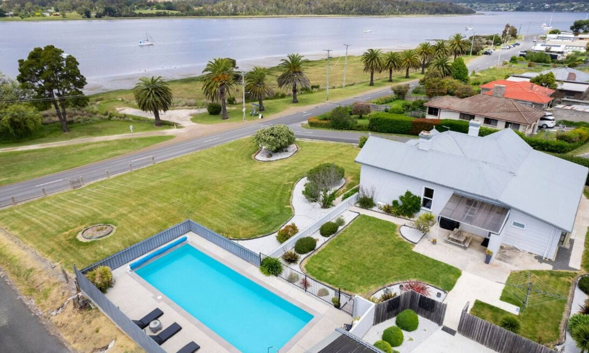Gravelly Beach House | HENDERSONS, River Views | Pool | Gravelly Beach | Tamar Valley Wine Route