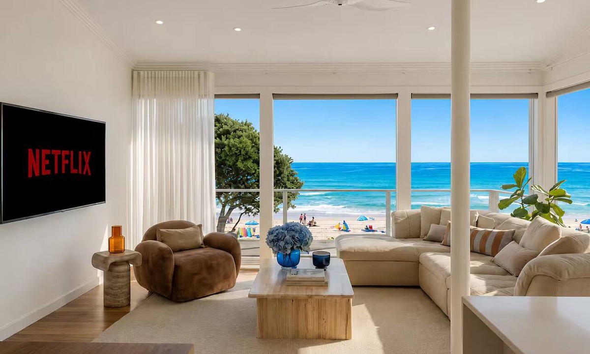 Henley Beach House | Henley Beachfront Home + Sauna, 150m From Square!