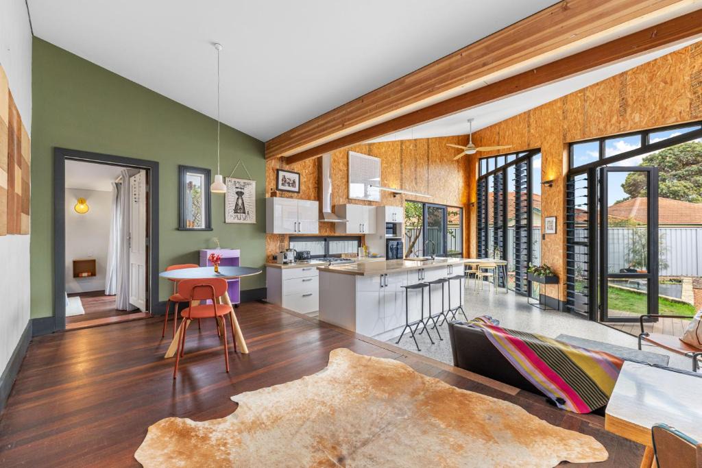 Woodbridge House | Heritage Haven - A Sepal Stay
