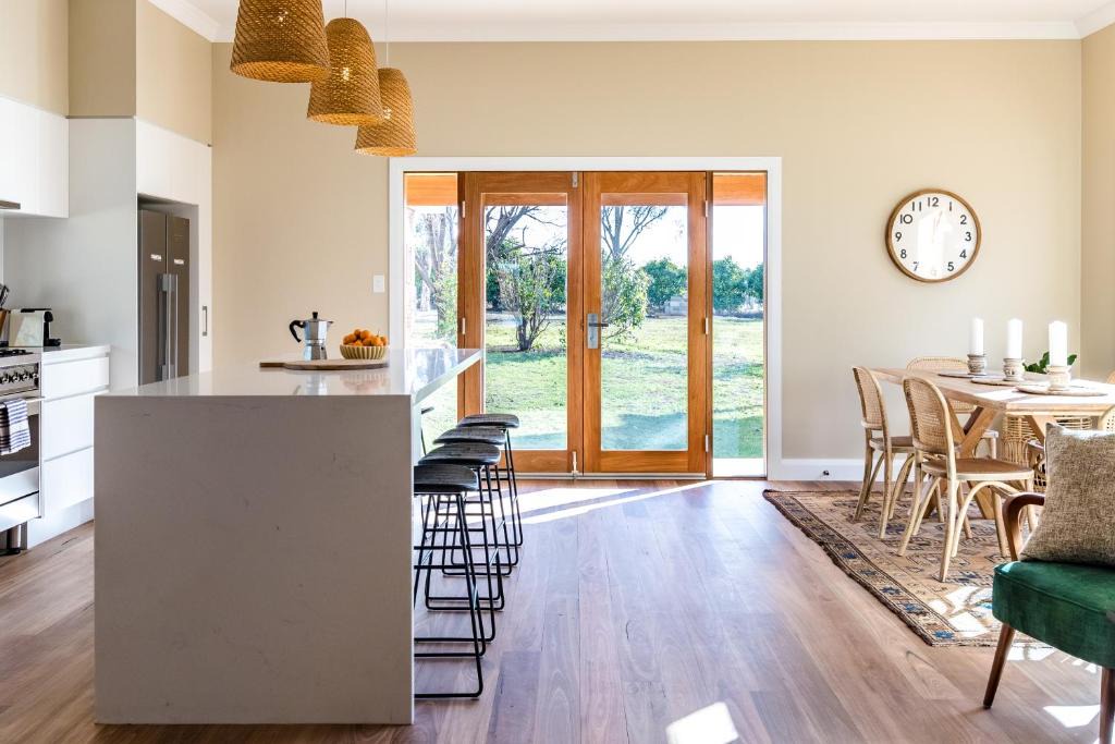 Eurunderee House | Highgrove Cottage