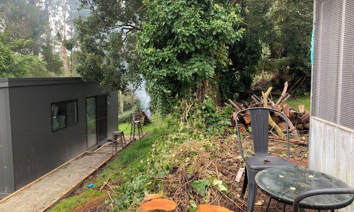 Belgrave Apartment | Hill Billy is a Studio space in Fragrant Belgrave. A Walk to the Puffing Billy