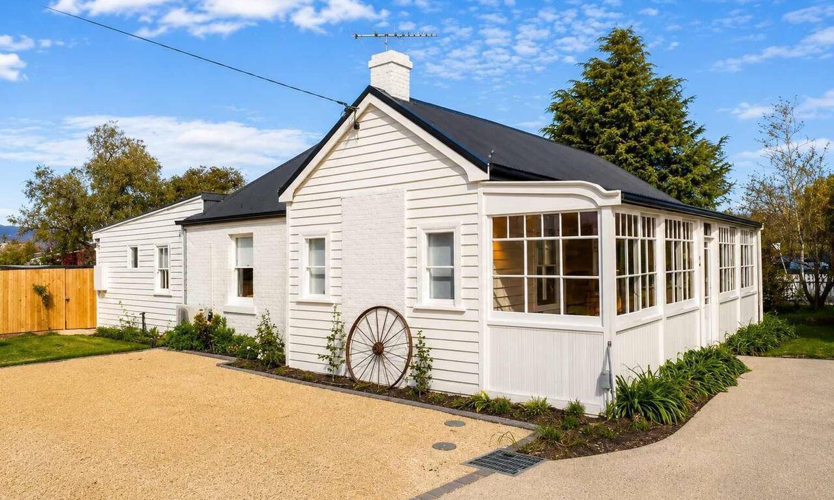 Richmond House | Historic Baker’s Cottage-Walk to Richmond Village