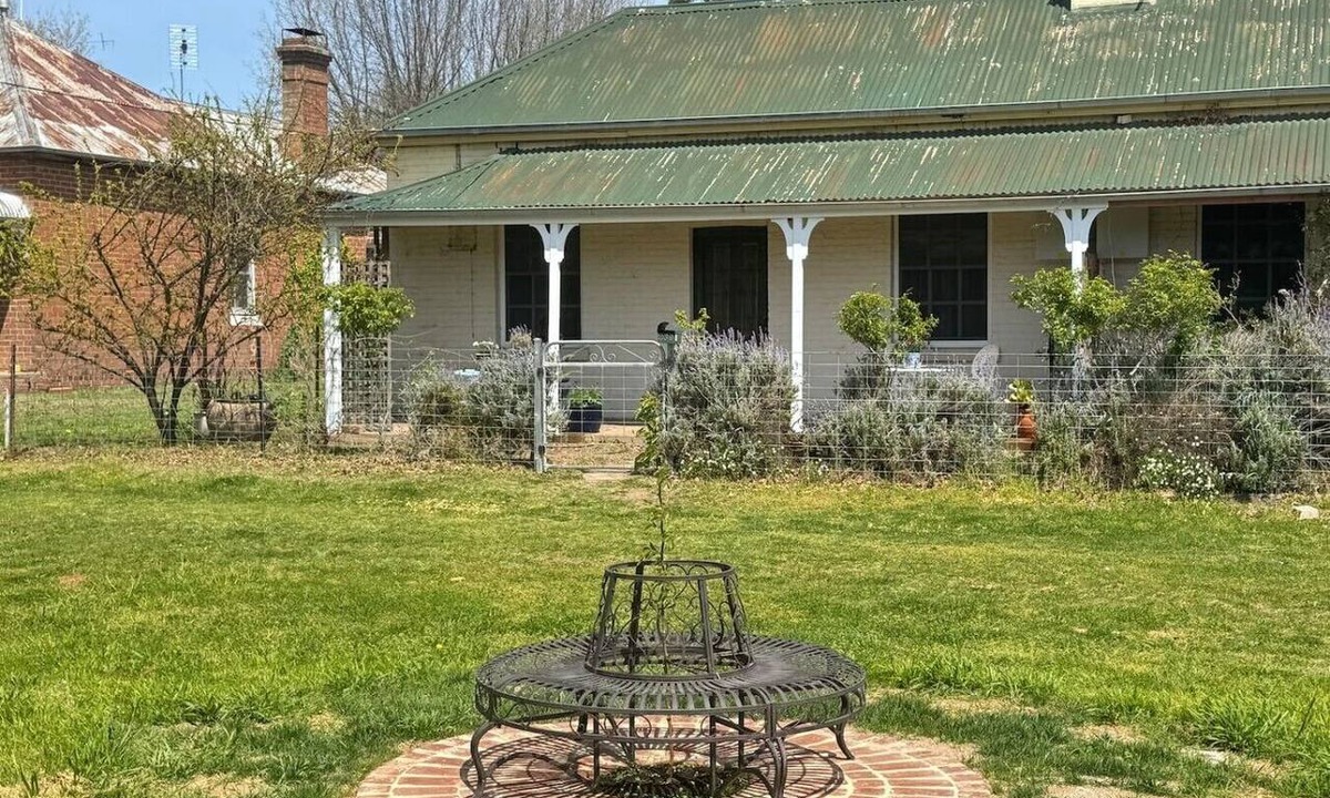 Yass House | Historic charm meets modern amenities in CBD Yass