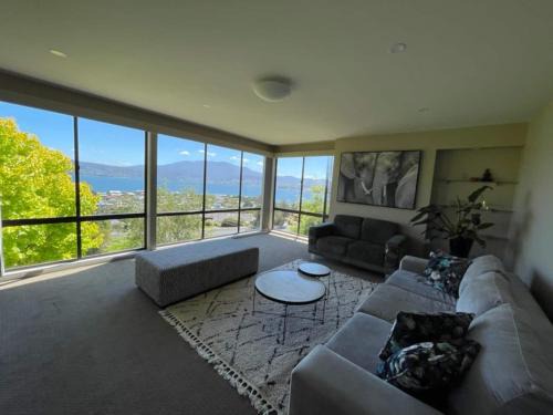 Howrah Apartment | Hobart panoramic view with Spas